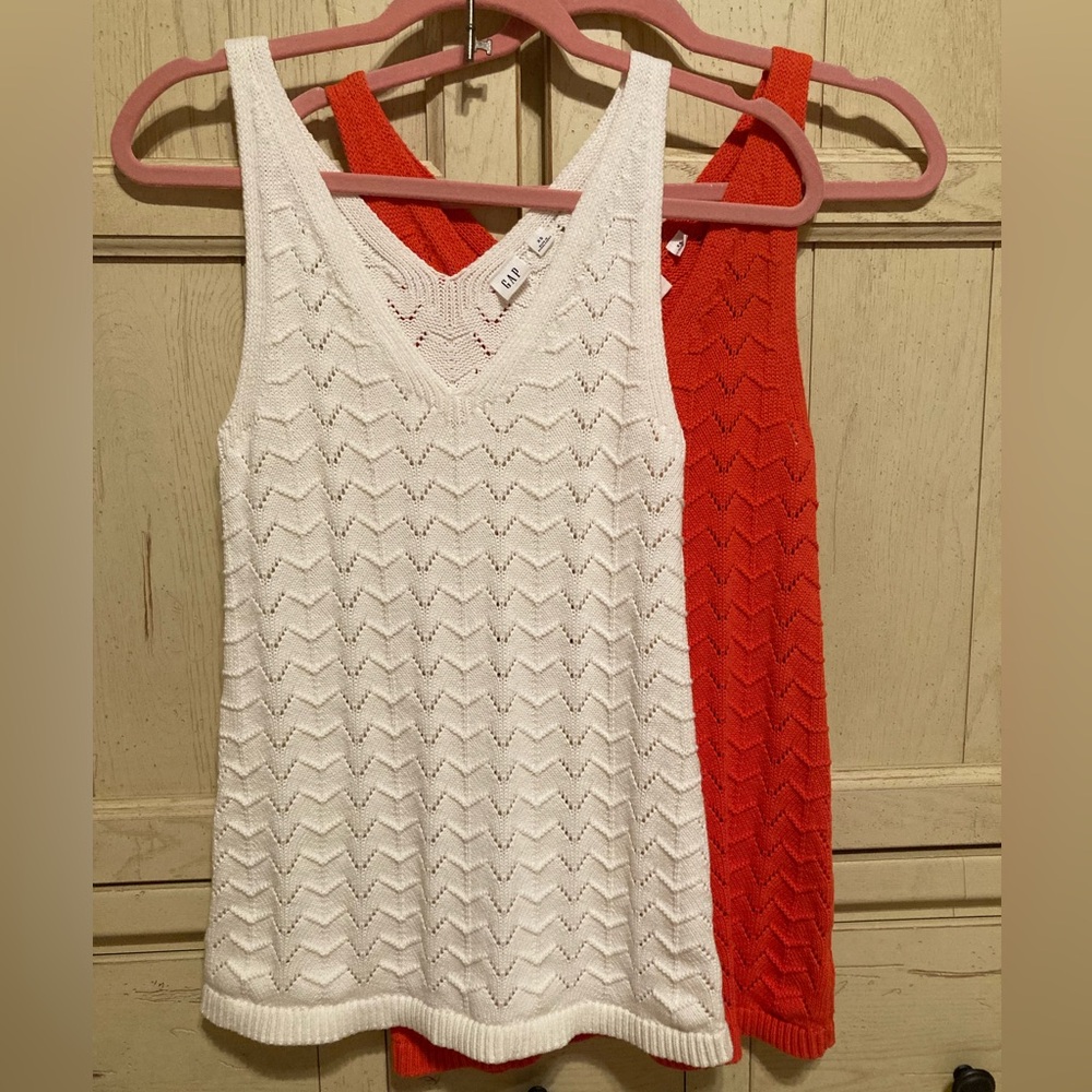 S/2 Gap XS Fitted Sweater Tank Tops - White & Orange - Never Worn